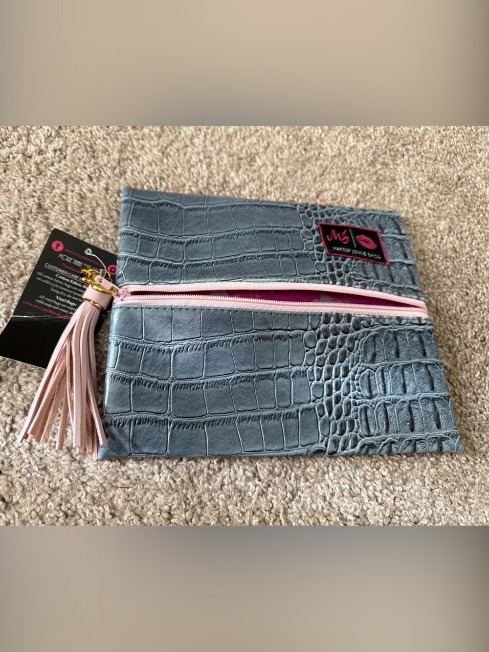 Gray croc makeup junkie bag with rare unicorn print inside - size small NWT